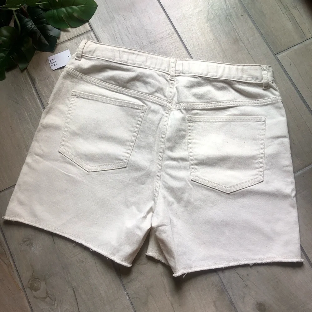 NWT! Gap kids floral embroidered 18 plus size high waisted jean shorts off white
